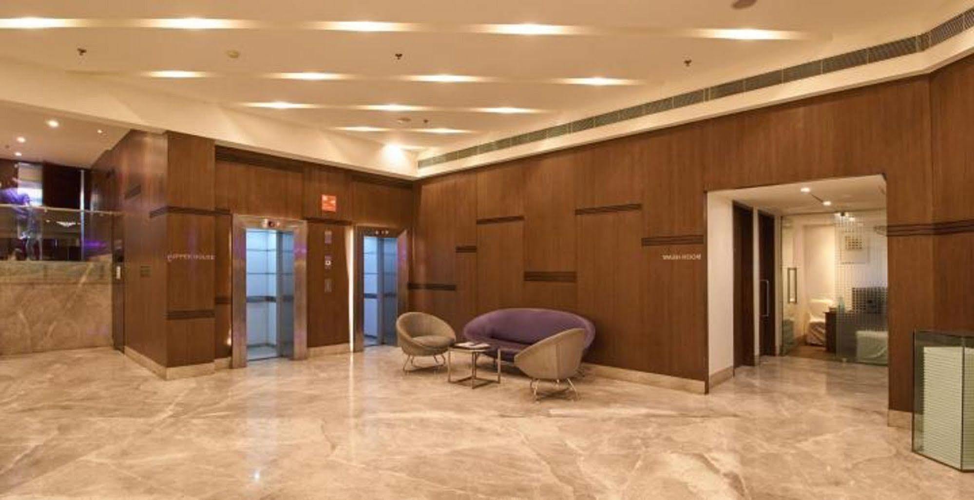 Hotel Platinum Rajkot Eksteriør bilde