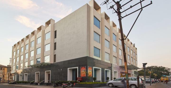 Hotel Platinum Rajkot Eksteriør bilde