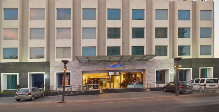 Hotel Platinum Rajkot Eksteriør bilde