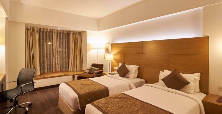 Hotel Platinum Rajkot Eksteriør bilde